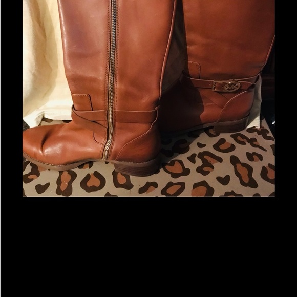 Michael Kors boots! - Picture 3 of 4